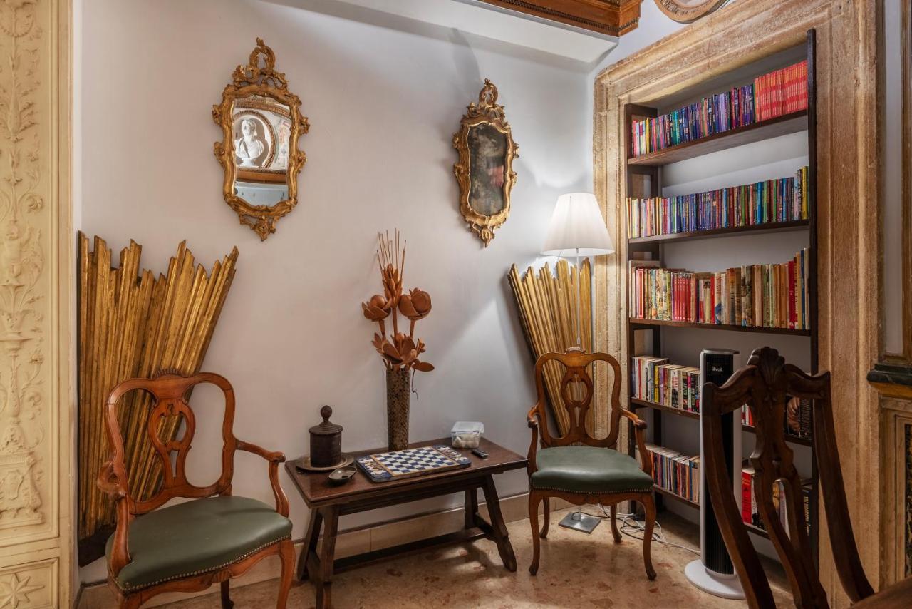 Pantheon Apartment - L'Angolo Nascosto Dei Quadri Roma Esterno foto
