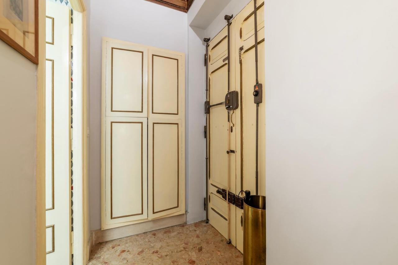 Pantheon Apartment - L'Angolo Nascosto Dei Quadri Roma Esterno foto